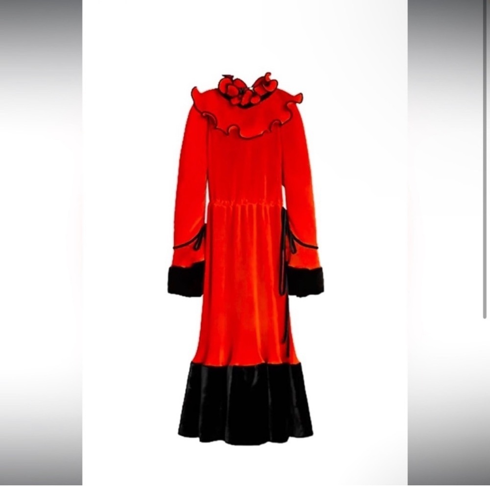 Tory Burch Pleated Ruffle Dress Red
Convertible with removable collar size 8